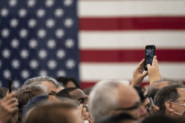 As the midterm elections approach, which four signals should investors watch?